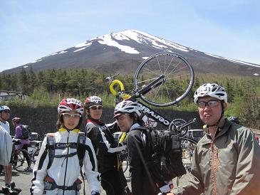 富士山５合目、完走したClimbライダー達