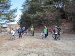 ＸＣコースから降りてきたClimbライダー