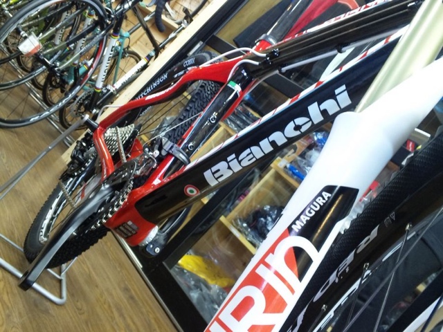 Bianchi METHANOL SX2レパルトコルサモデル入荷！ | Climb cycle