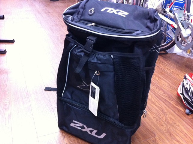 2XU トランジッションバッグ入荷しました! - Climb cycle sports