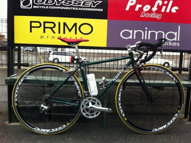 クロモリフレームにカーボンフォークで軽量化！SURLY Pacer