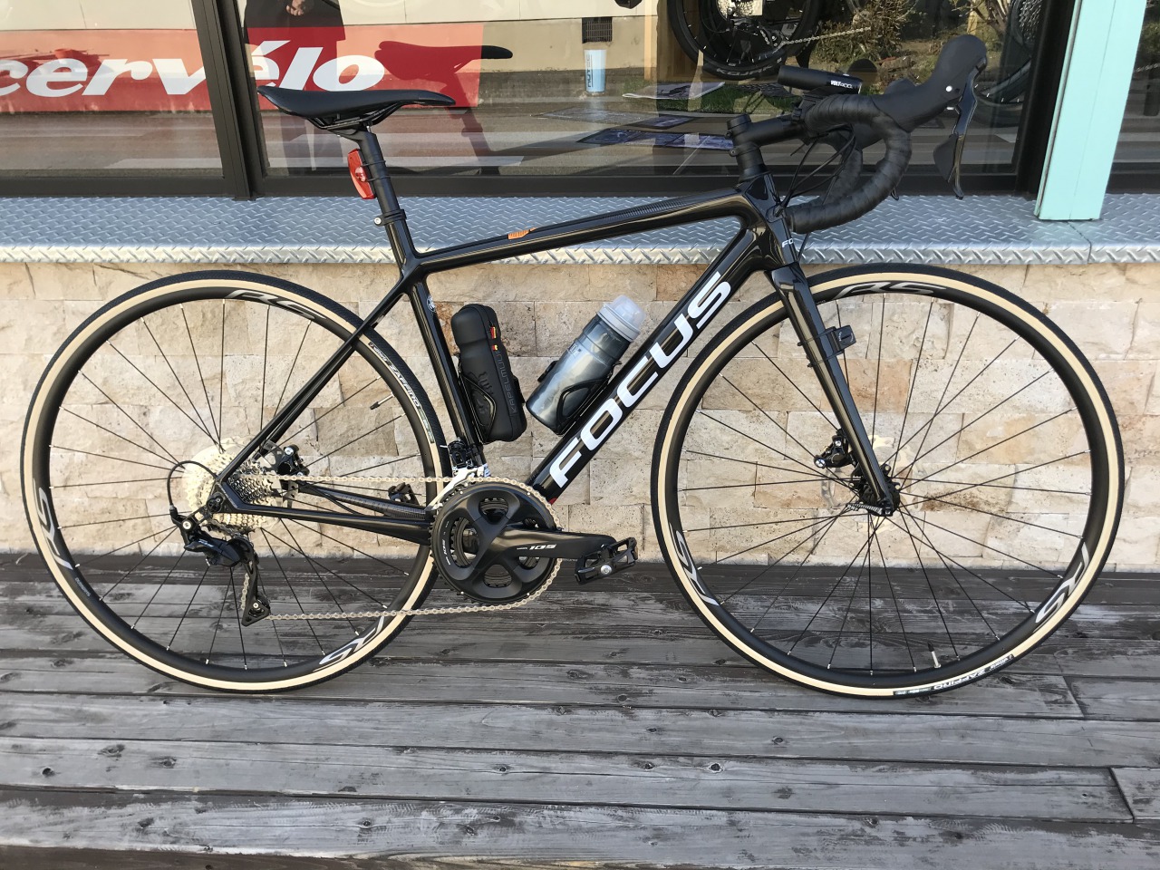 FOCUS IZALCO RACE9.7 DISC 納車…from Mさま！ - Climb cycle sports