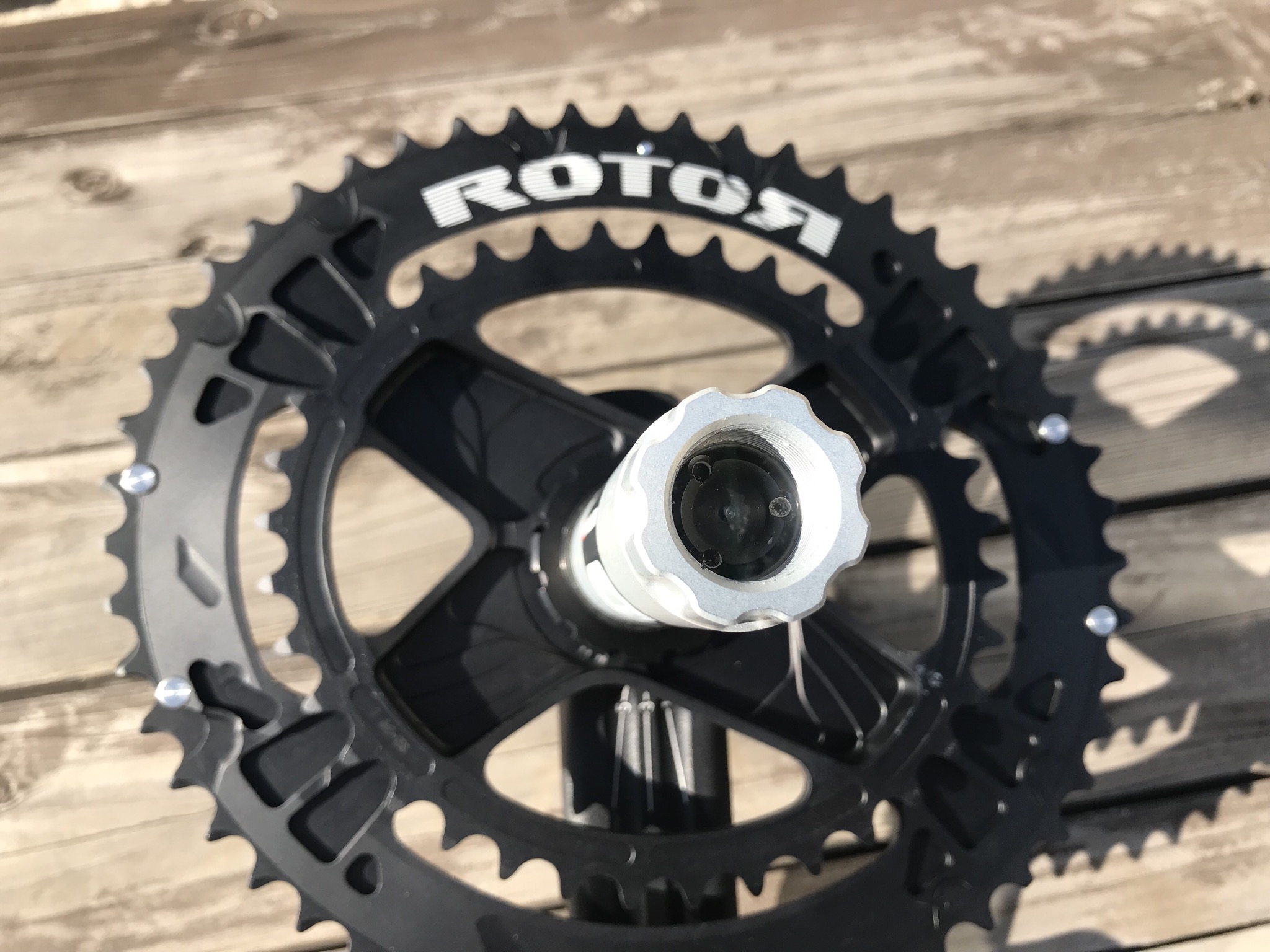 新型 ROTOR INPOWERはクランクシャフト型パワーメーターに | IT