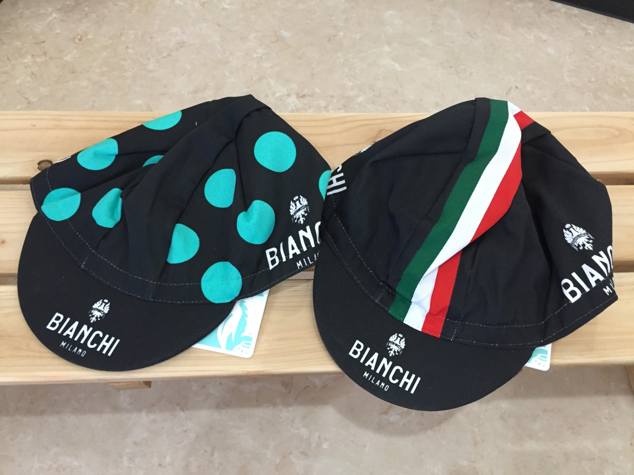 Bianchi Milano ビアンキ夏用グローブ・ソックス・サイクルキャップ入荷！ – Climb