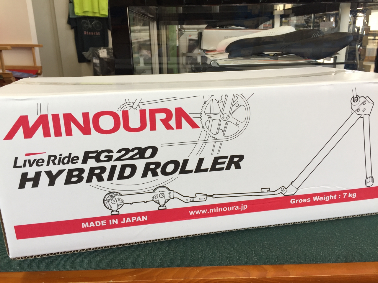 MINOURA FG220 ミノウラ ハイブリッドローラー再入荷です