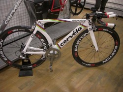 今年、活躍したcervélo P3 に EASTON カーボンホイールがカッコイイ！