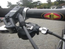 ハンドル廻り、EASTONのバーに新型XTR