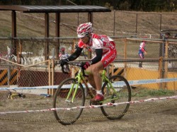 岡崎　和也選手　　梅丹本舗・GDR　丘を走る