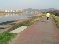 夢前川サイクリング道路に入る、気持ち良い道だ！