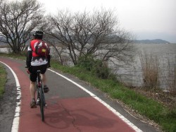 DAISAKUサイクリング道路を快走