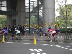 学生選手権では、応援団の大きな声援