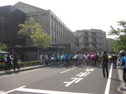 立命館大学草津キャンパス自転車レース特設コース風景