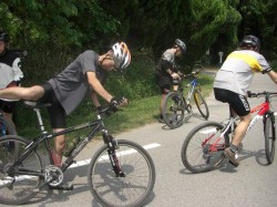 鴨池XCコース、へっぽこライダー達が最後のライドに向かう