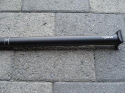 ARESTiC ARI SEAT POST ２５．４ｍｍ