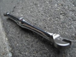 MX NIPPLEBACK SPOKEWRENCH 締め付け部