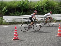 ３時間耐久レース、一人で走りきるKahr