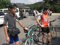 備前サイクリングターミナルにて早速、自転車を組み立て