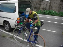 片鉄ロマン街道、リーダーがパンクTバイクを出してくる