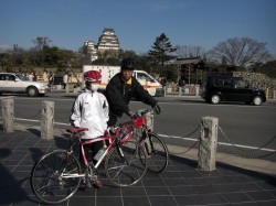 姫路城をバックにてへっぽこ兄妹撮影
