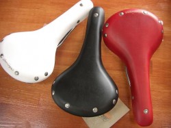 GRANCOMPE LEATHER SADDLE ３色入荷！