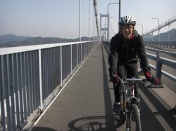 最高の天気に恵まれた来島海峡大橋にてＤ－さく