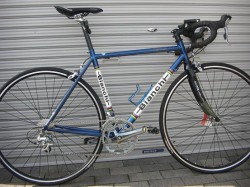 納車前のBianchi IMORA 