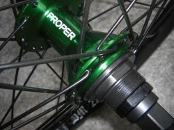 PROPER HUB グリーン