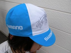 SHIMANO阿部選手のサイン入りキャップをもらいました！
