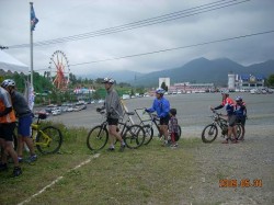 閉会式＆駐車場に戻って来たClimbライダー達