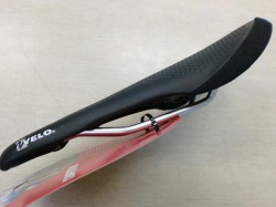 VELO FA-RACER SADDLE 横から