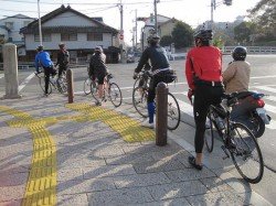 朝練、広峰山に向かう途中のClimbライダー