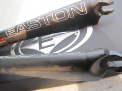 EASTON EA90 AERO FORK 正面エンド