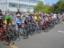 ロードバイクで待ち構える小学３・４年ライダー達