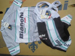 Bianchi 2010.TEAM WEAR グレイ上下