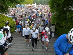 Mt.Fuji Hill Climb 会場～人・・人・・ライダー