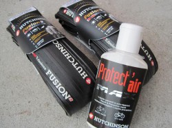 HUTCHINSON FUSION チューブレスタイヤとProtect`air