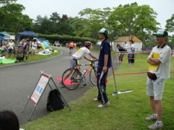 グリーンピア三木トライアスロン バイクからトランジッションへ