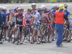 真夏の中山ロード　３時間耐久　トッシーくんが１列目に陣取ってる！