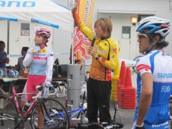 豊岡選手＆ブラッキーさん＆シマノ選手がサポート