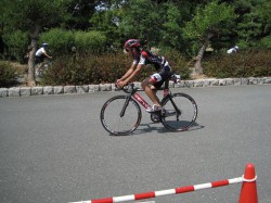 バイクに乗るとドンドン前車を抜いて行く！