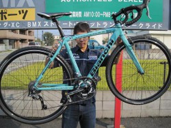 Bianchi CICLOCROSS AXIS 登場！！