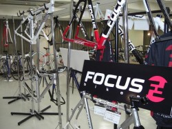 CROSS TEAM FRAMESET