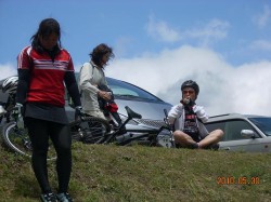 ひるぜんMTB大会 ゴールを迎える へっぽこライダー１休息