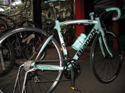 Ｂｉａｎｃｈｉ　ＶｉａＮｉｒｉｎｅ