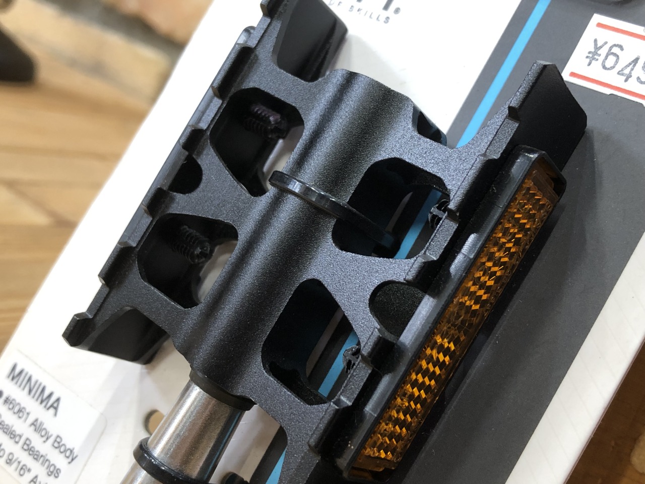 小ぶりなペダル【ADEPT MINIMA】 | Climb cycle sports