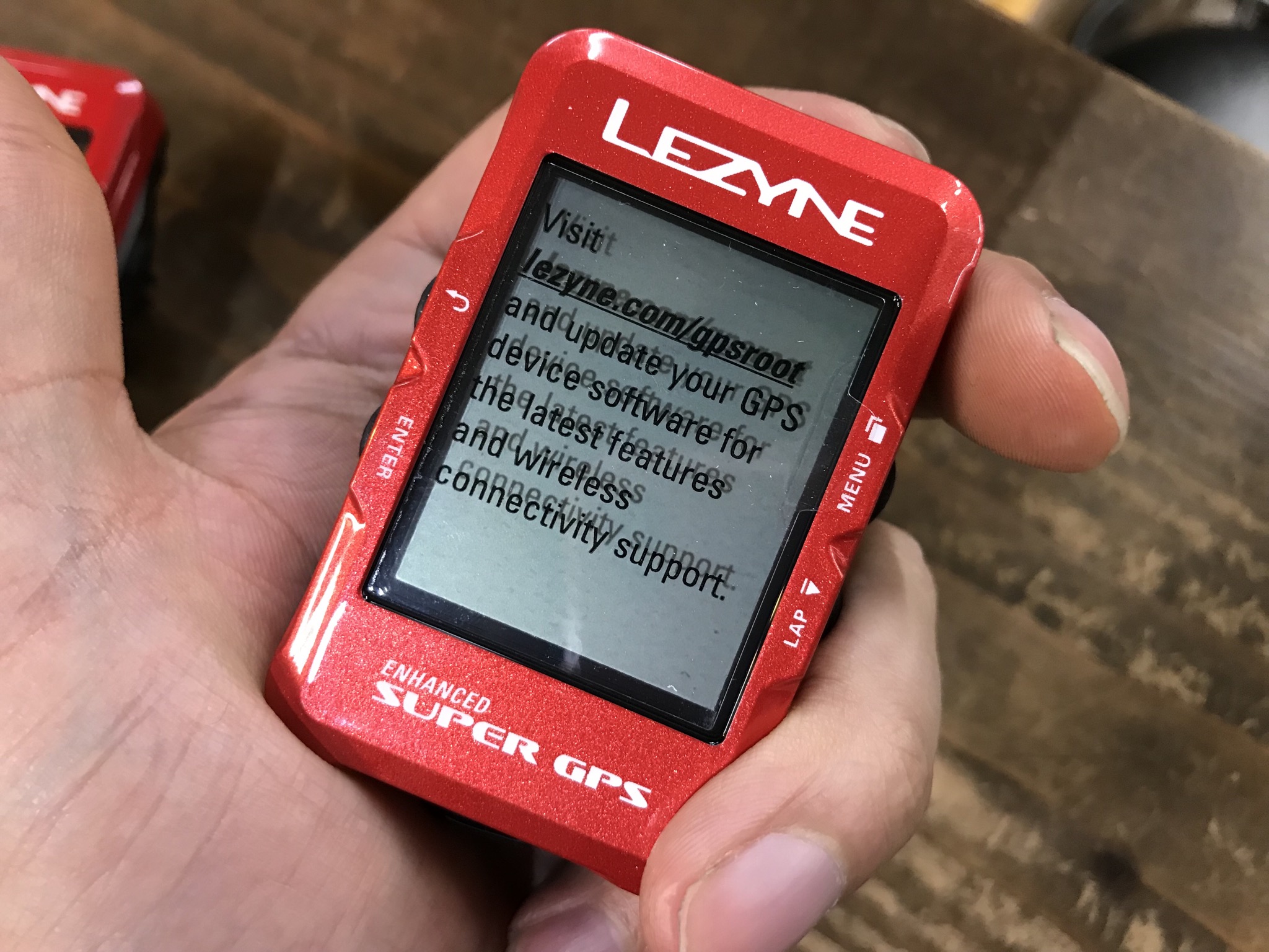 LEZYNE SUPER GPS サイクルコンピュータ2種類の限定レッドカラー 