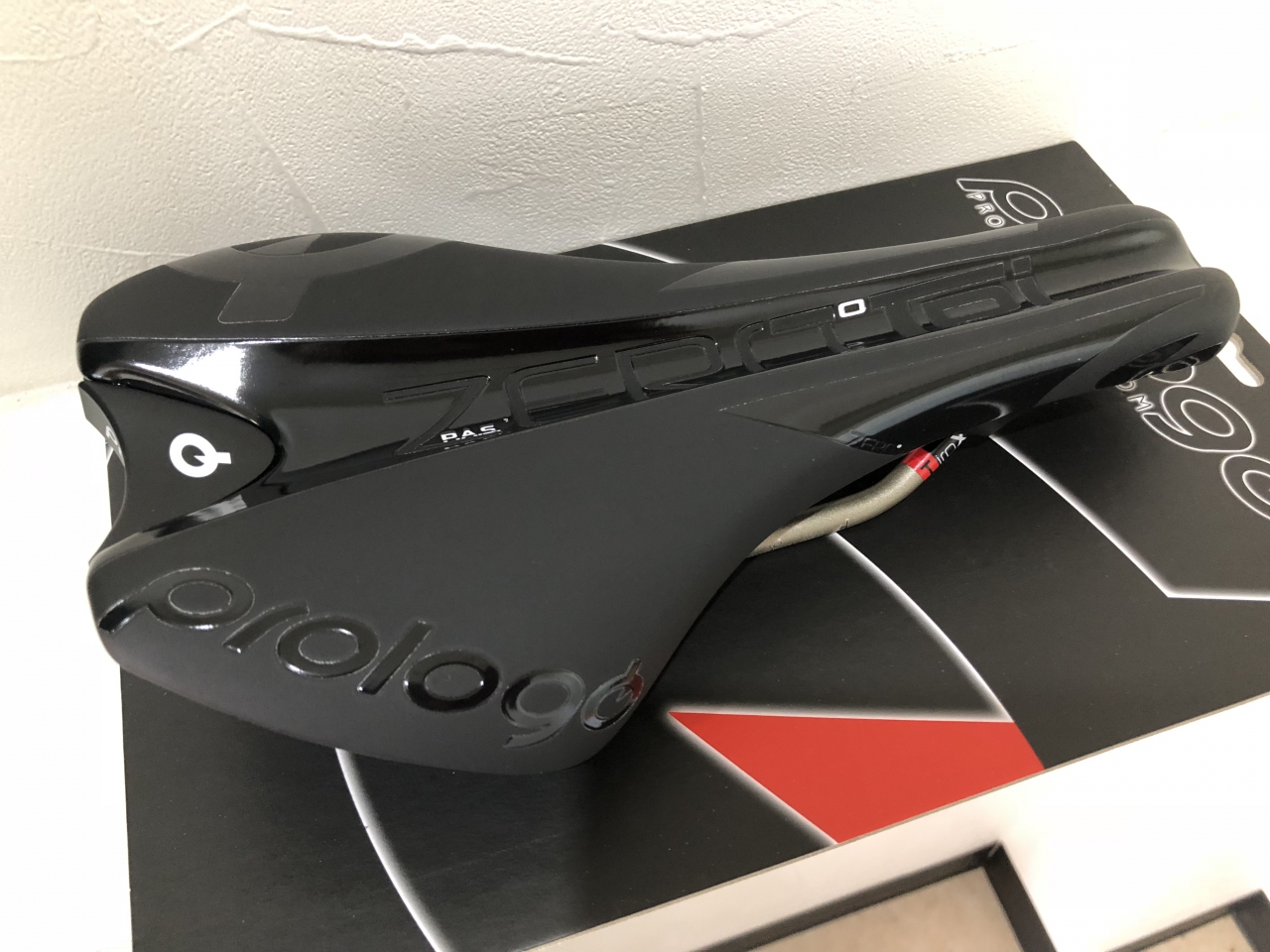 prologo zero tri pas